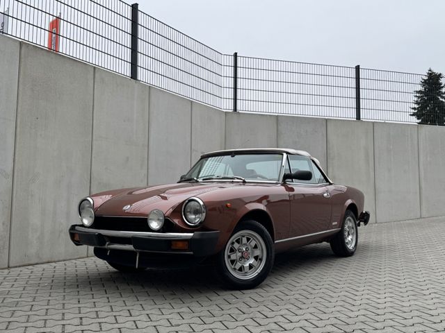 Fiat 124 Spider Pinifarina Cabrio/Baujahr 1982/Leder