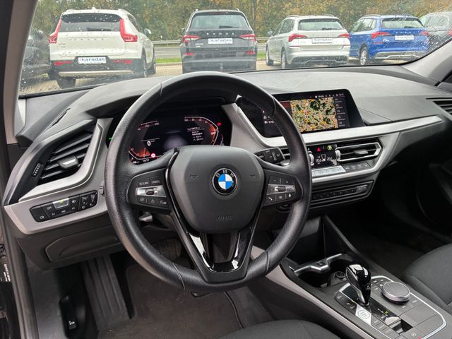 Fahrzeugabbildung BMW 118 i Advantage >AUT/LED/PDC/SHZ<