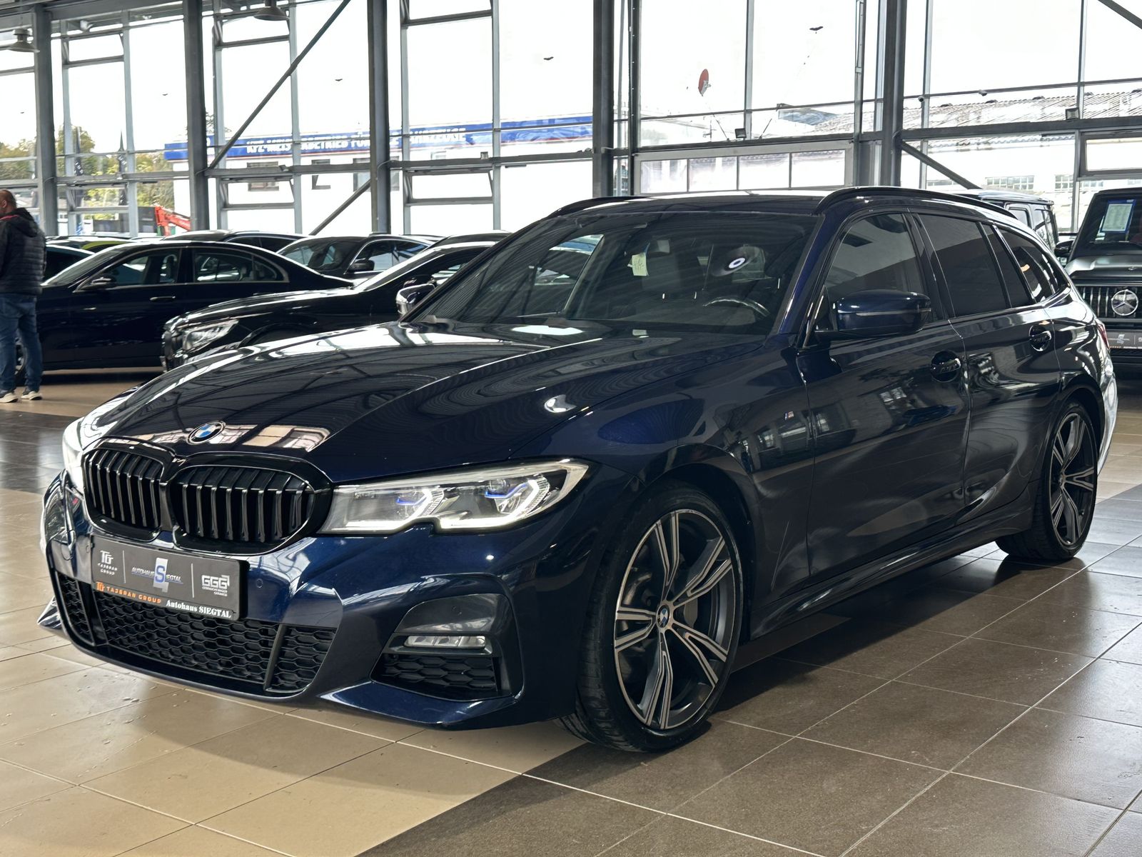 BMW 330 d xDrive M-Sport Laser Ambiente Leder AHK imagem 3