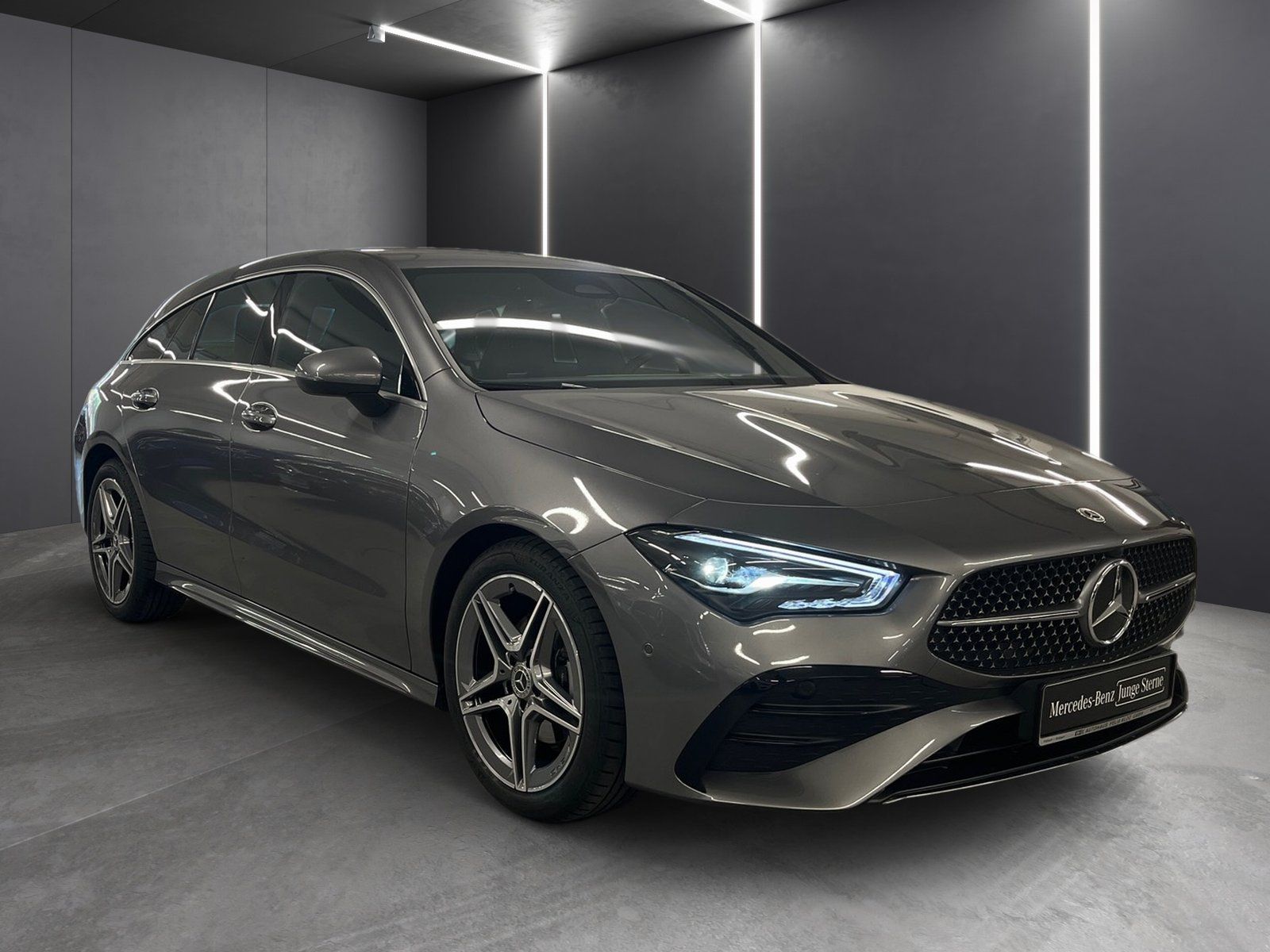 Fahrzeugabbildung Mercedes-Benz CLA 180 SB AMG Adv.*LED*Kamera*18"*CarPlay*Easy*