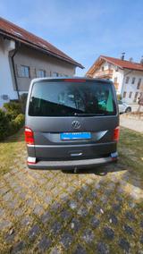 Volkswagen T6 Multivan - graue Volkswagen T6 Multivan