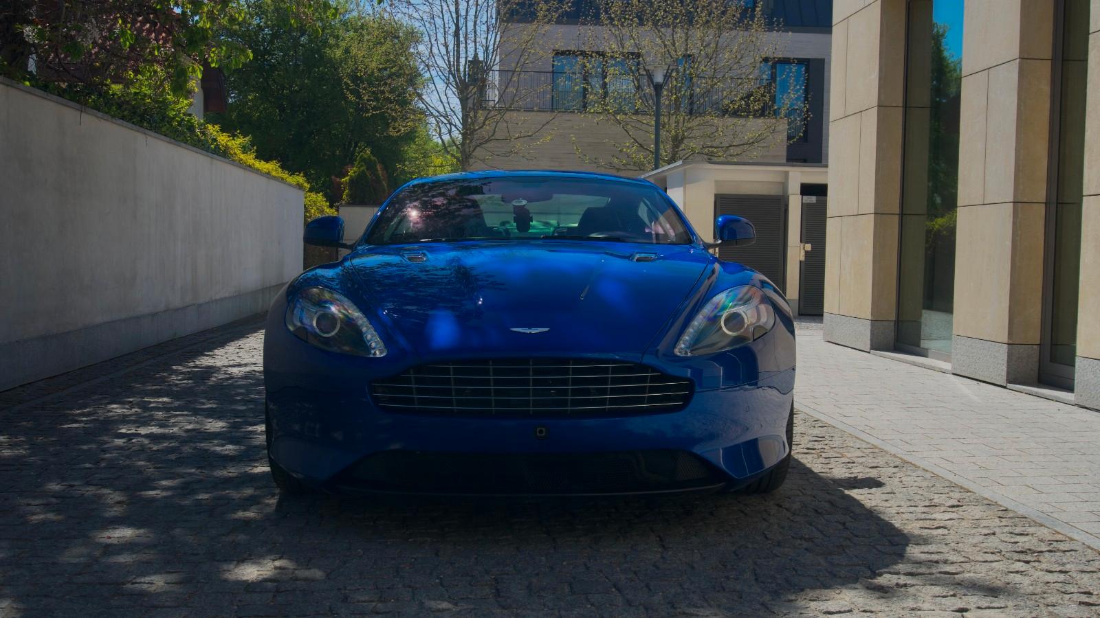 Aston Martin Virage Lagonda Blue
