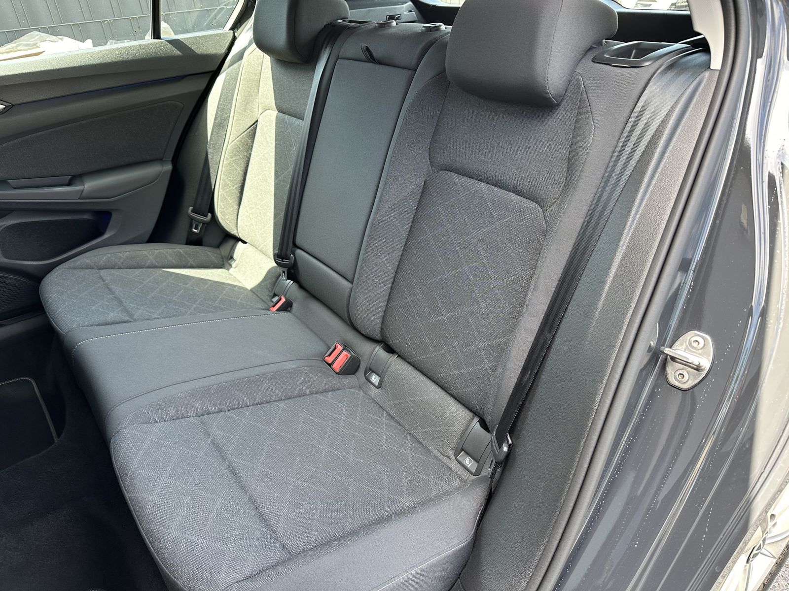 Fahrzeugabbildung Volkswagen Golf 1.5 TSI Life NAV+LED+ACC+CARPLAY+SPURH+EPH