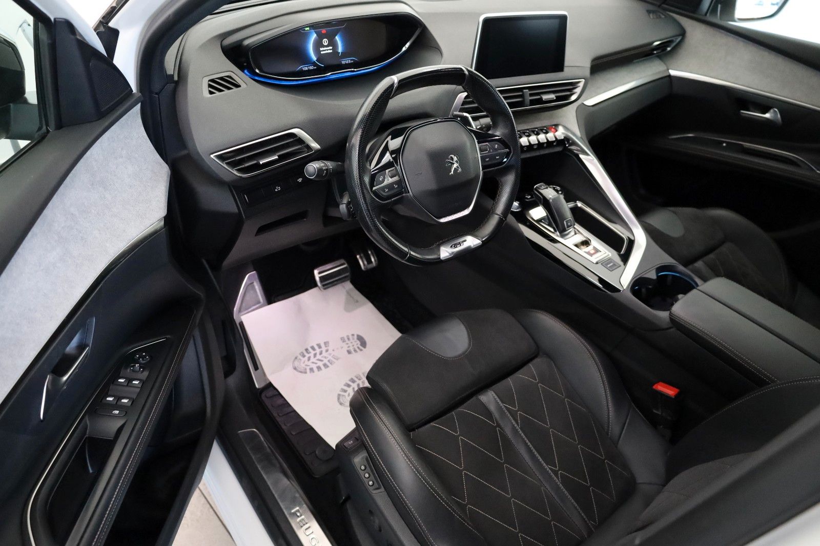 Fahrzeugabbildung Peugeot 5008 GT,7 Sitze,Leder,Navi,LED,Kamera,SH,PDC,AHK