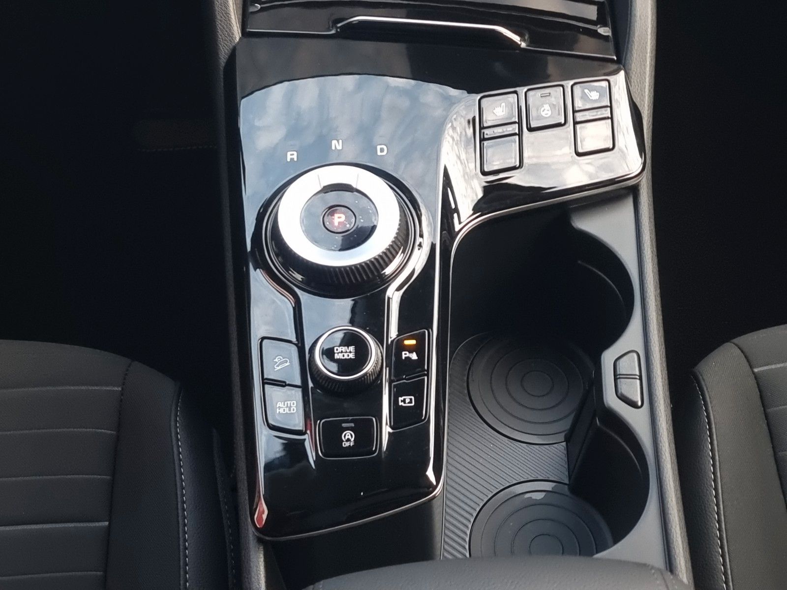 Fahrzeugabbildung Kia SPORTAGE 1.6T 48V 2WD DCT VIS KOM