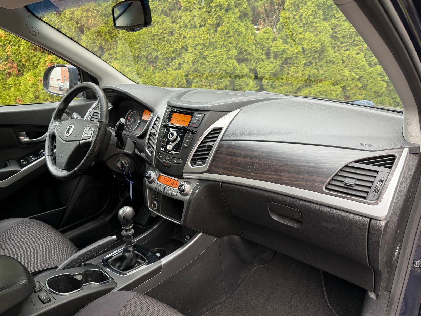Fahrzeugabbildung Ssangyong Korando 2.0 TD Crystal 4x2 SHZ+TEMP+MFL+AHK+TÜV