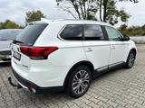 Mitsubishi Outlander Top 4WD*LEDER*NAVI*7-SITZ.*E-GSHD*AHK - Mitsubishi Outlander mit Schiebedach
