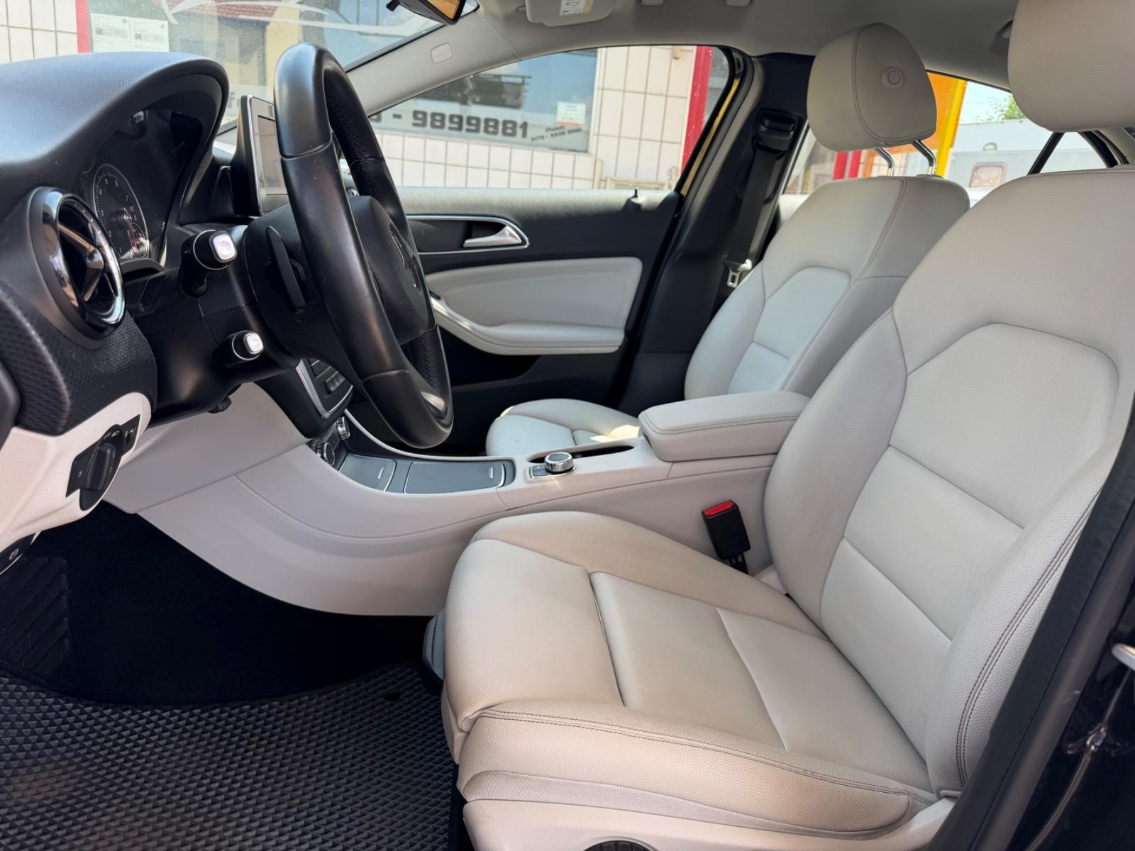 Mercedes-Benz A 250*Leder*NAVI*PTC*Standhzg*Tempomat*Alu18Zoll