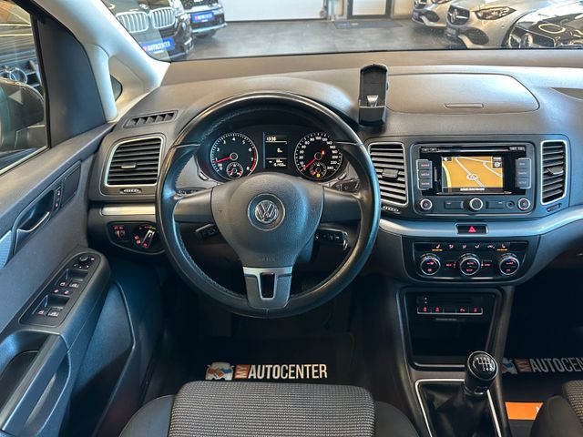 Volkswagen Sharan*7-Sitzer*3-ZONEN*SZHZ*NAVI*TEMPO*AHK*PDC