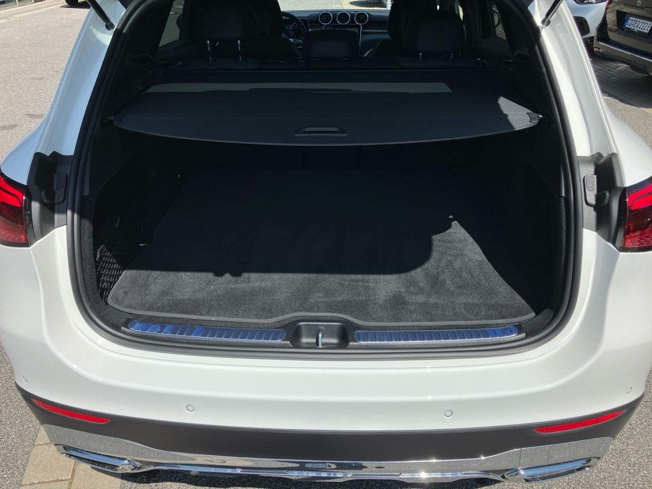 Fahrzeugabbildung Mercedes-Benz GLC 200 4M AVANTGARDE+AHK+CARPL+LED+EL.HECKK+SHZ