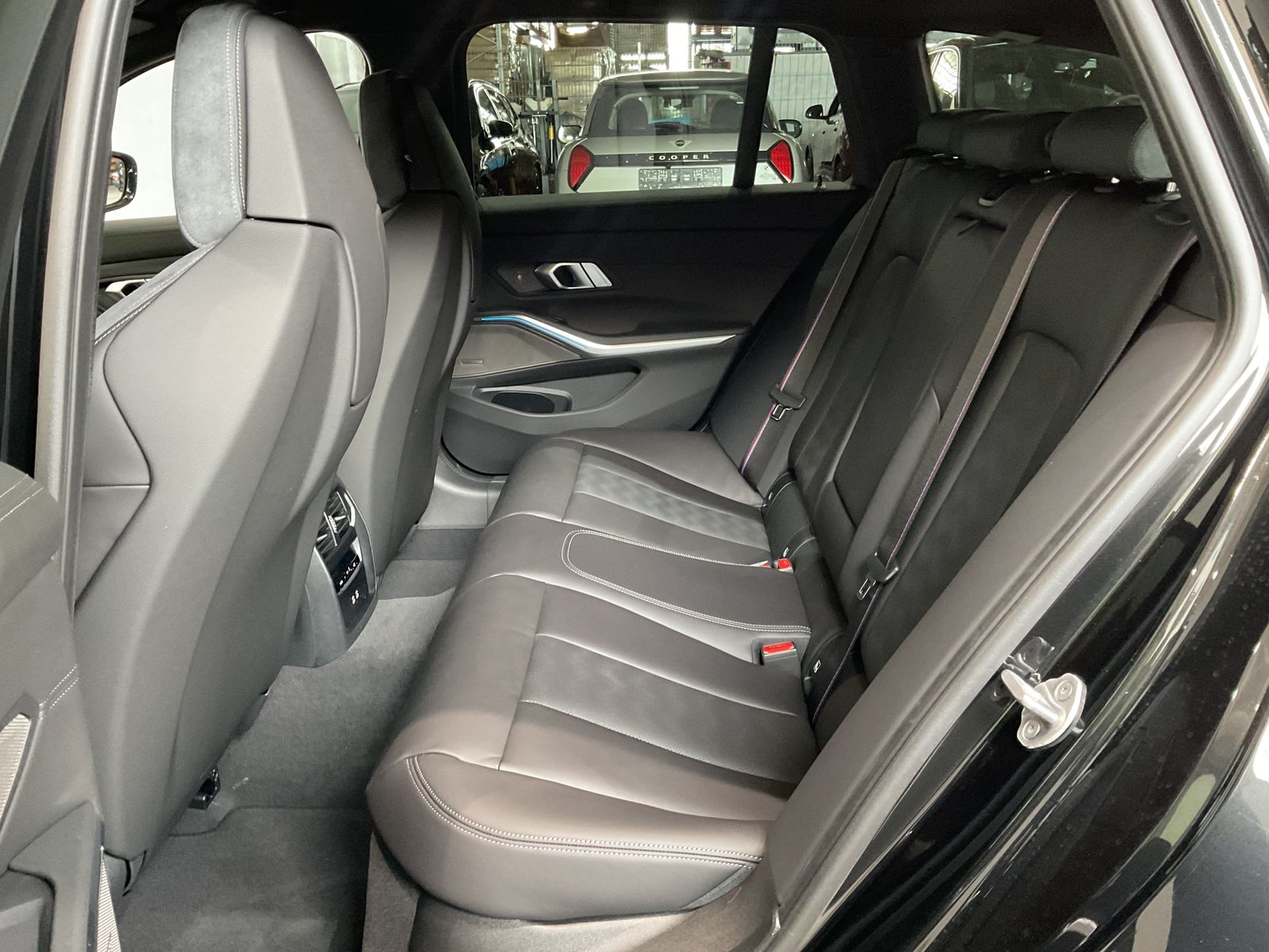 Fahrzeugabbildung BMW M3 Touring Sitzbelüftung vorn, HK Surround, Komf