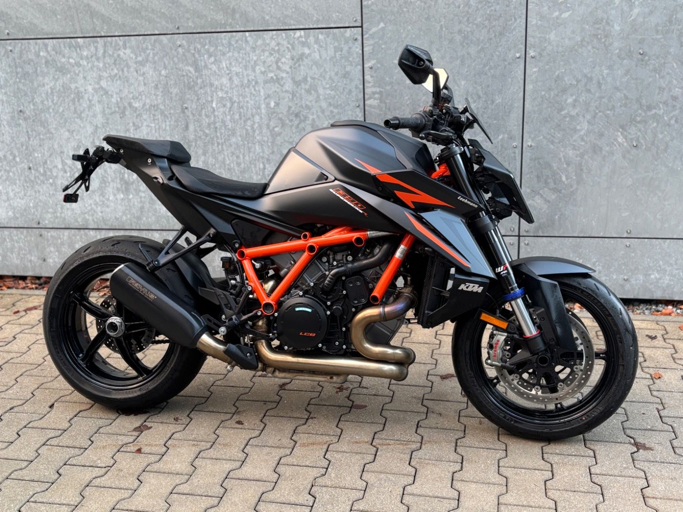 Fahrzeugabbildung KTM 1390 Super Duke R Evo 2024 Techpack, Remus