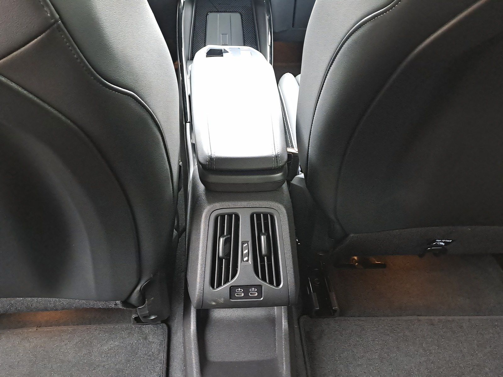 BMW iX2 - Bild 18