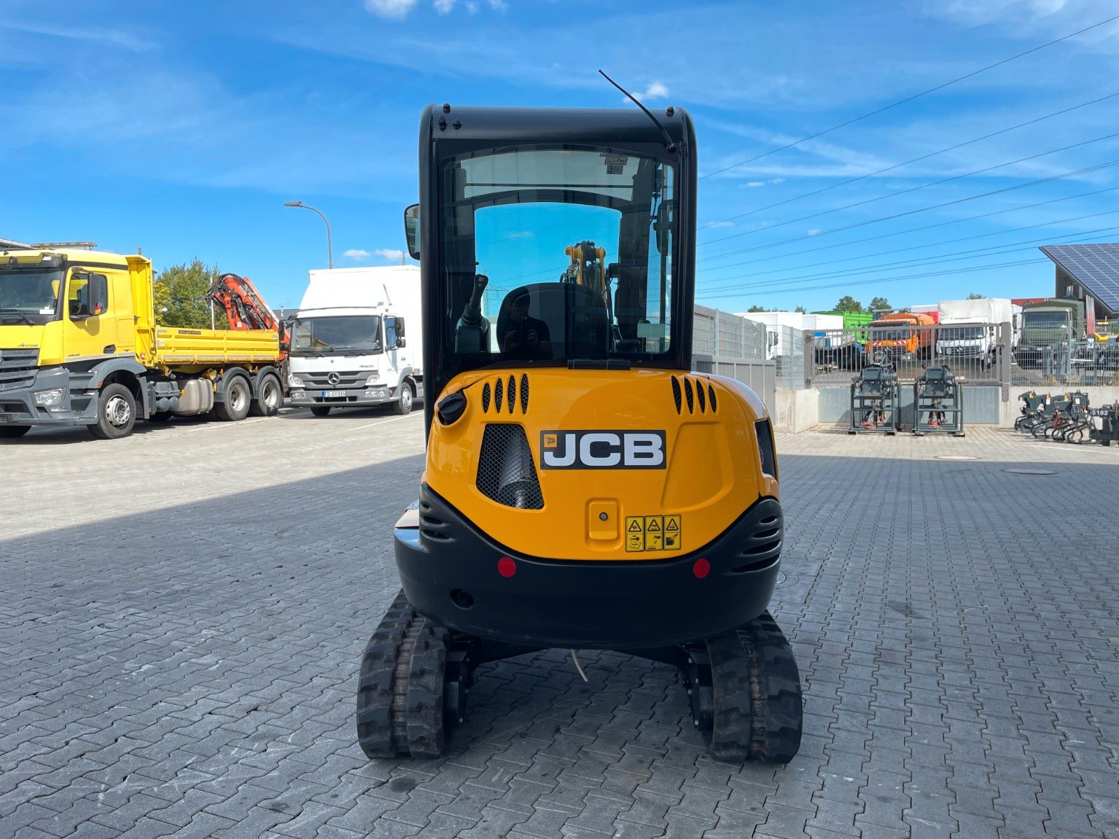 Fahrzeugabbildung JCB 8029 CT / 151h / 2023 / Inkl. Löffelpaket - mit KI generiert/bearbeitet