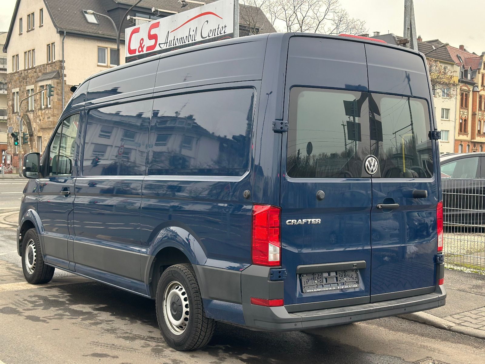 Fahrzeugabbildung Volkswagen CRAFTER KASTEN M.2021 35 MITTELLANG HOCHDACH RWD