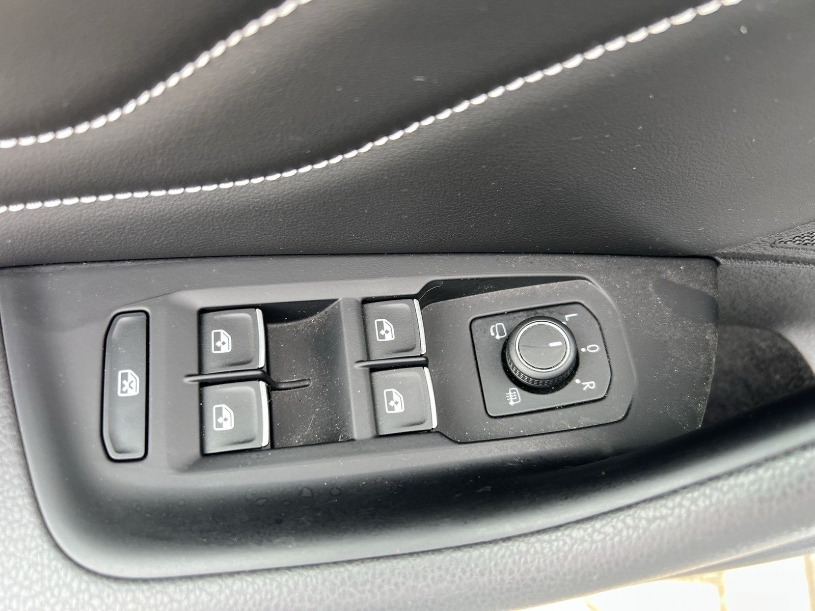 Fahrzeugabbildung Volkswagen Passat Variant TSI Elegance Matrix Navi ACC RFK