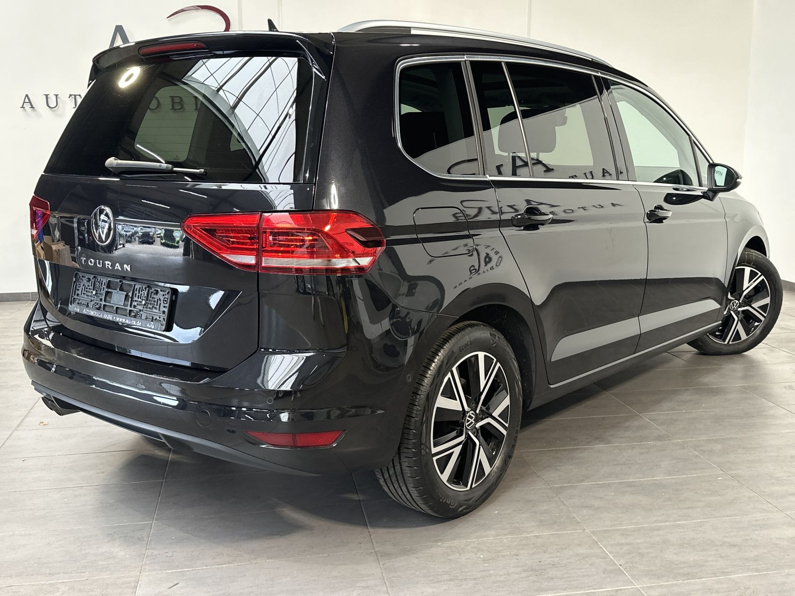 Fahrzeugabbildung Volkswagen Touran 2.0 TDI DSG Highline NAV+LED+ACC+PANO+KAM