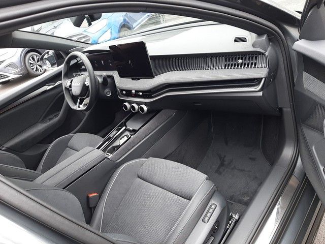 Fahrzeugabbildung Skoda Superb Combi Sportline iV AHK Matrix CANTON