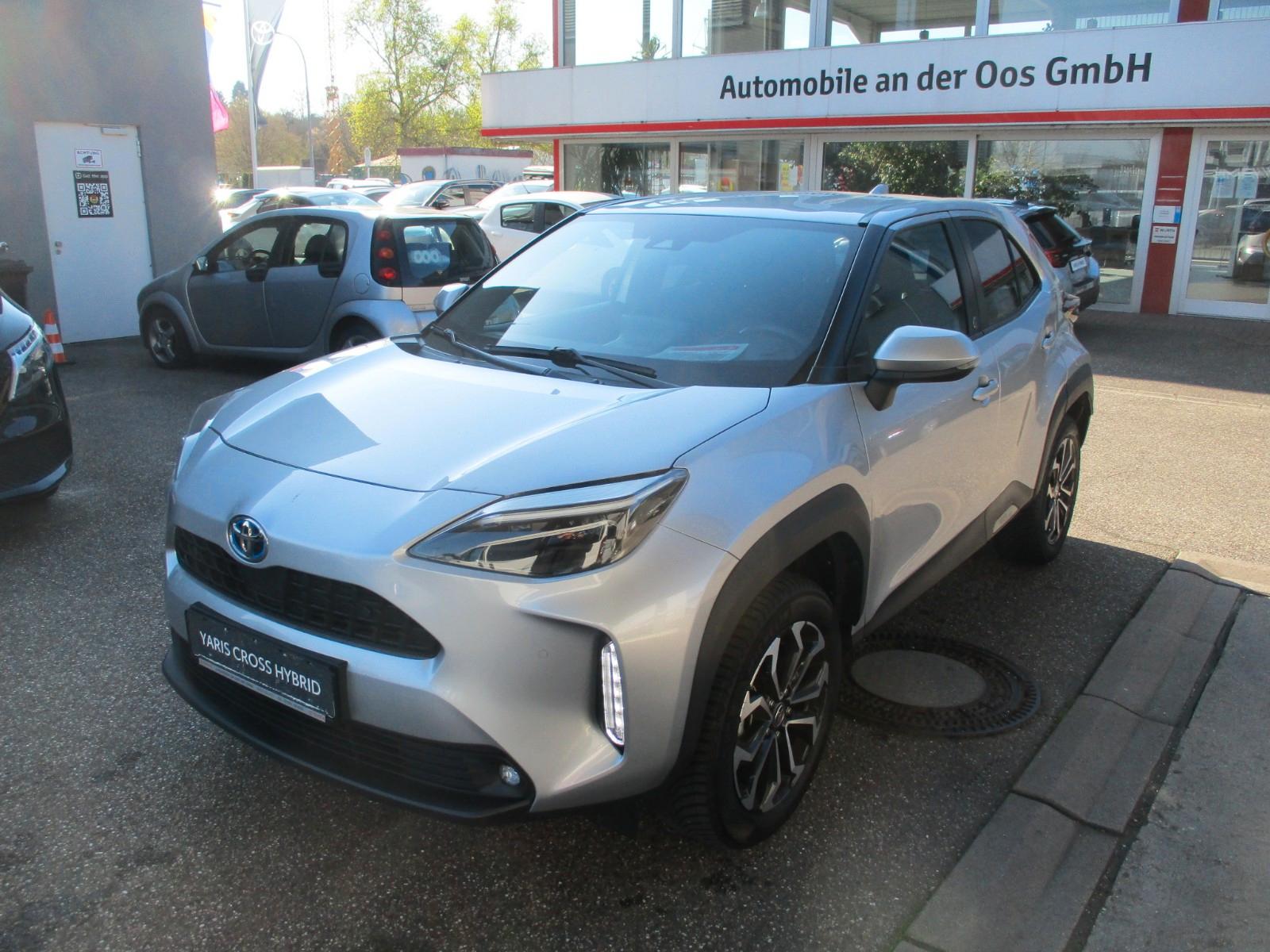 Toyota Yaris Cross Hybrid Team D, Navi, Kam, TWW, SHZ