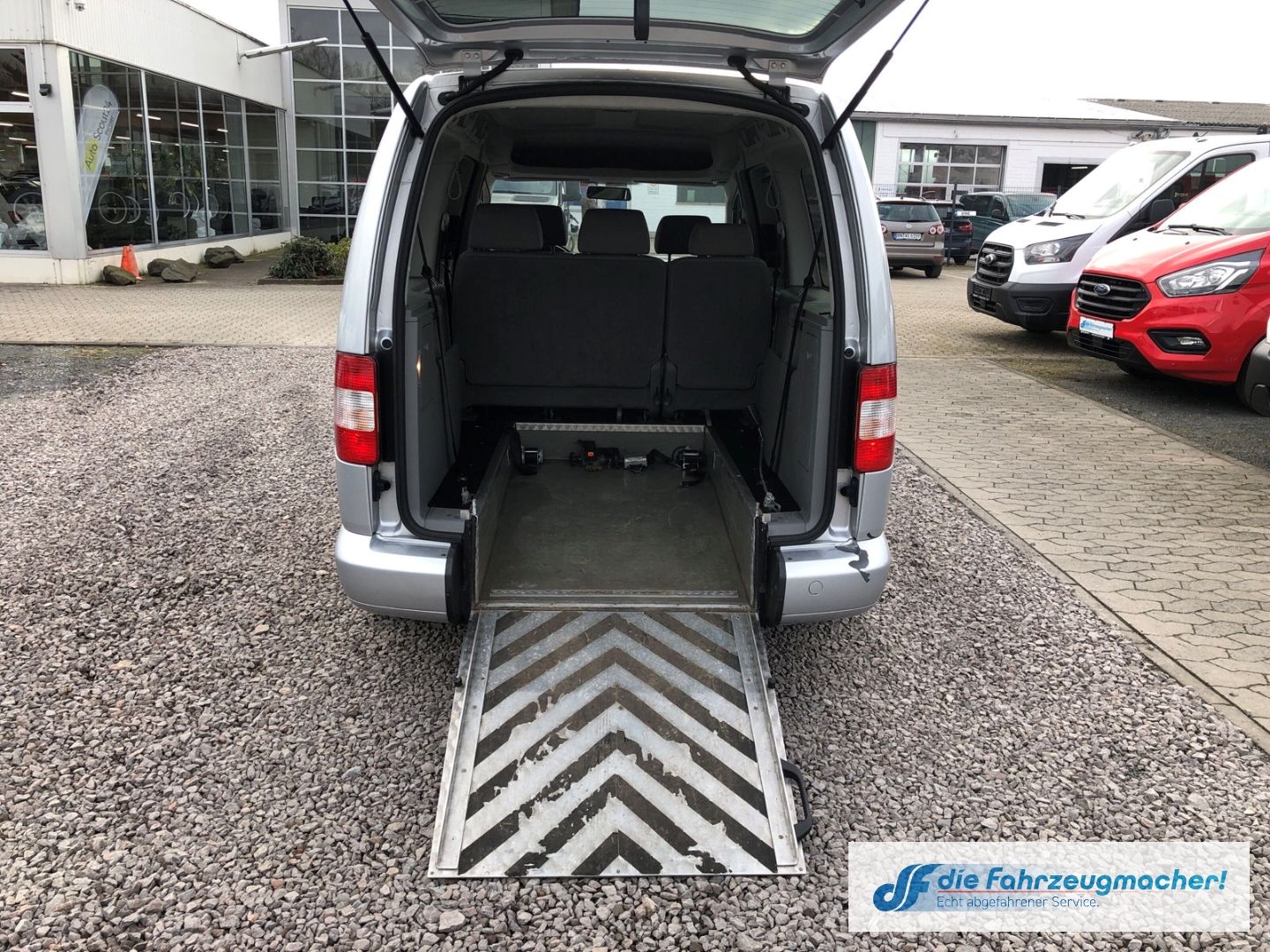 Fahrzeugabbildung Volkswagen Caddy Life Family 1.9 TDI *BEHINDERTENGERECHT