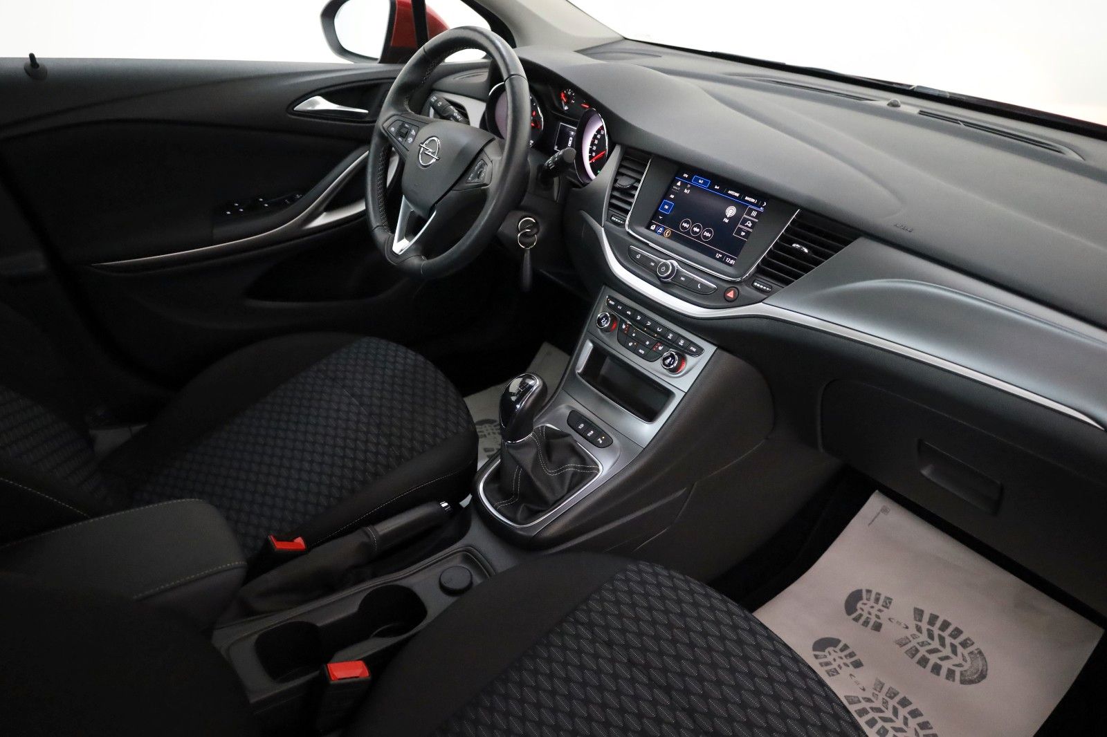Fahrzeugabbildung Opel Astra K Lim. 5-trg. SH,PDC,Allwetterreifen