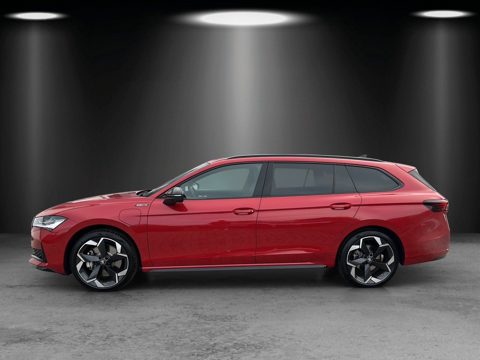 Fahrzeugabbildung SKODA Superb 1.5 TSI iV Sportline/PANO/AHK/HUD/ACC/360