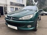 Peugeot 206 CC RolandGarros*GEPFLEGT*2.HAND*LEDER*SITZH. - Peugeot 206: Grün