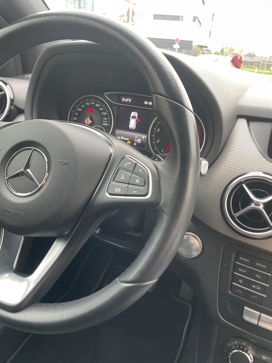Mercedes-Benz B 180 | 7G-DCT Automatik | LED Scheinw. | Tempo.
