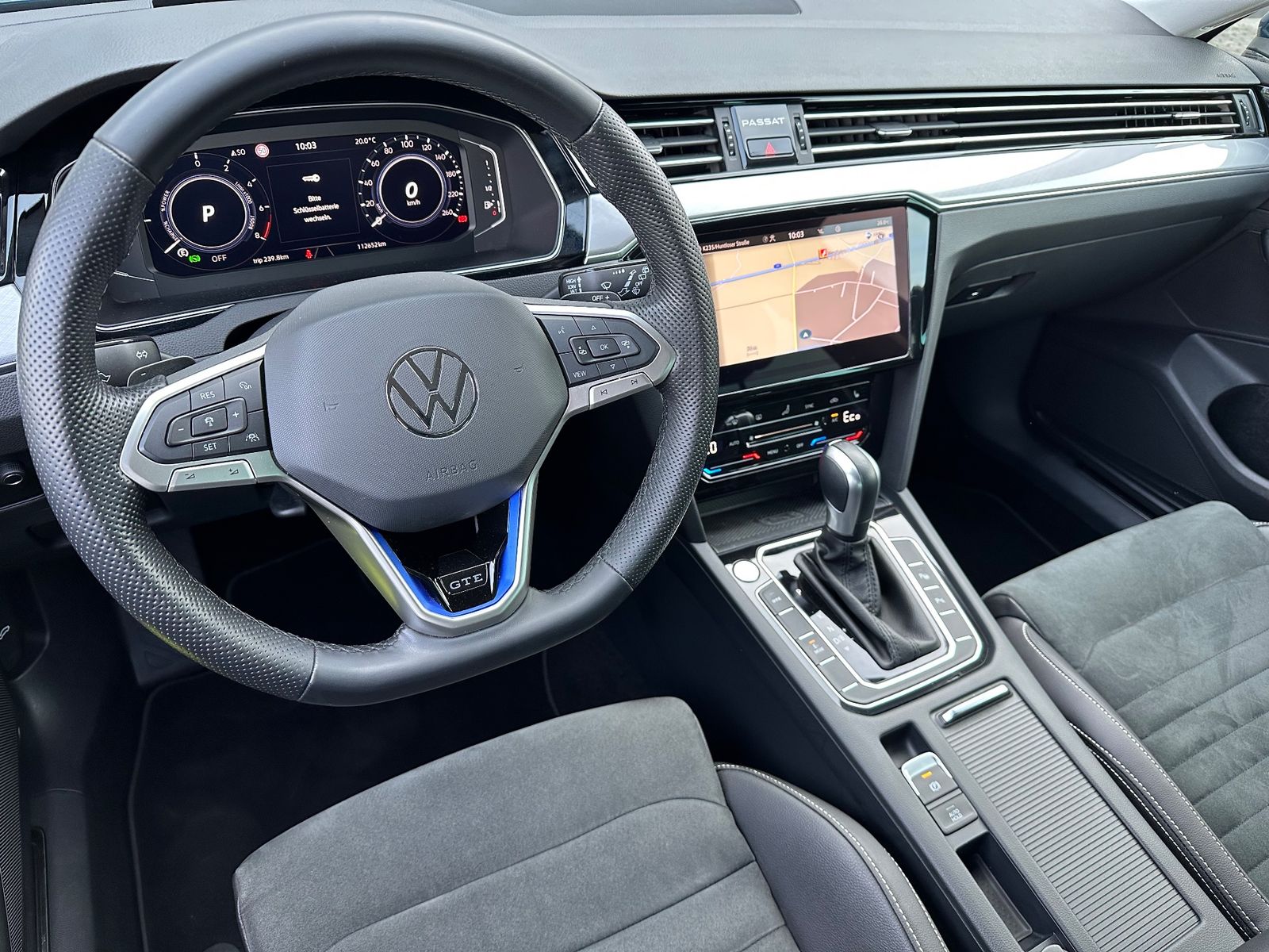 Fahrzeugabbildung Volkswagen Passat Variant 1.4 TSI DSG GTE NAV+LED+PANO+STHZ