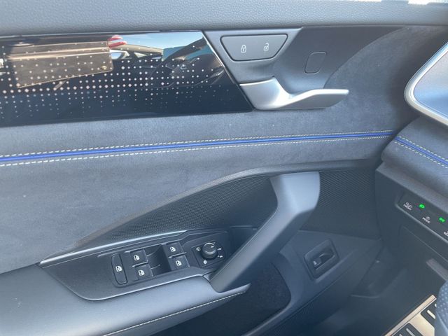 Tayron R-Line 2.0 TDI DSG 4M,IQ.LIGHT,Kamera,AHK