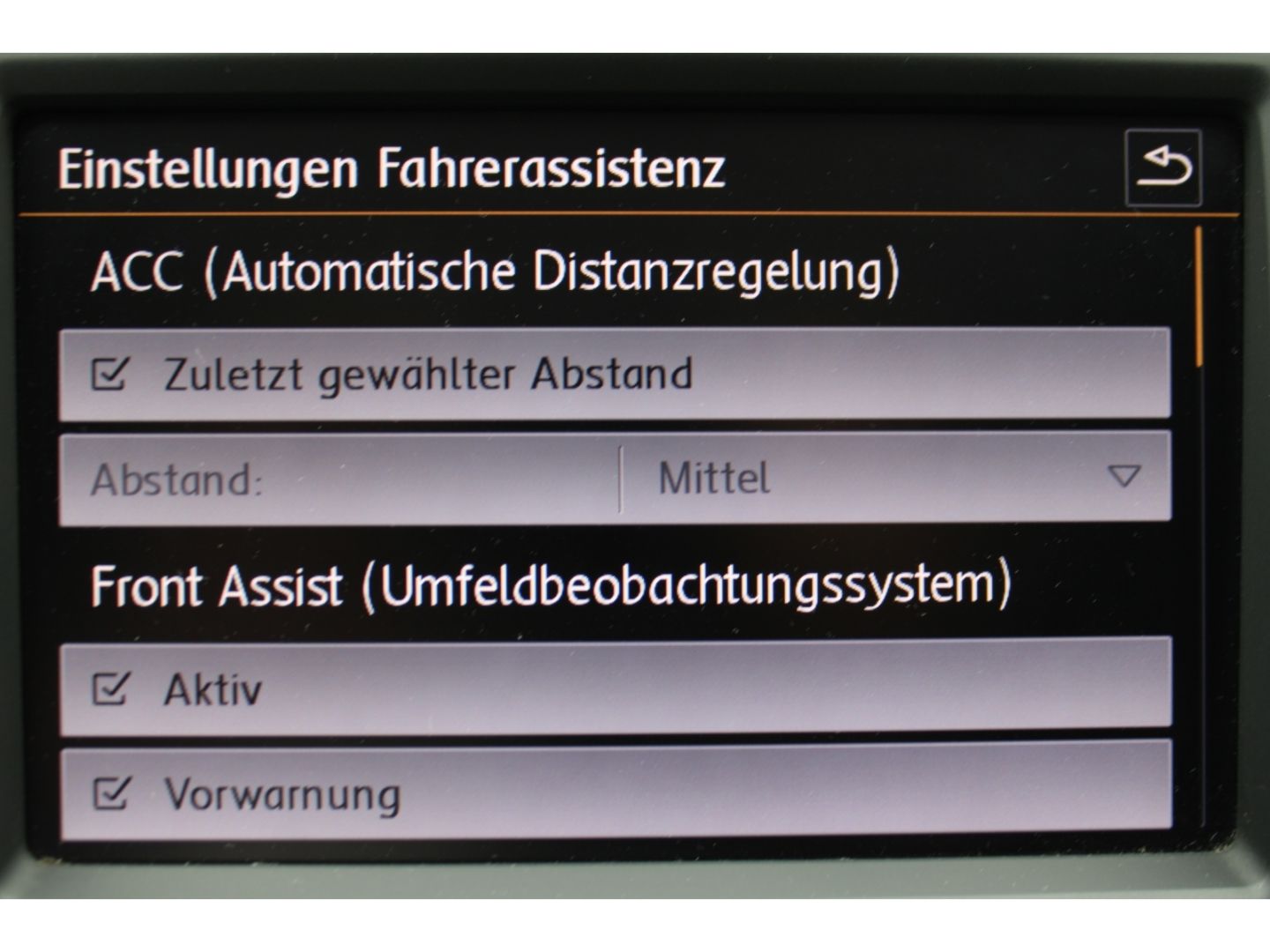 Fahrzeugabbildung Volkswagen Passat Variant Highline R-Line LED ACC StHZg Led