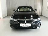BMW 318d Tour. Adv.,1.Hand,Navi,LED,ACC,HUD,Panorama - BMW 318: Schwarz, Leder