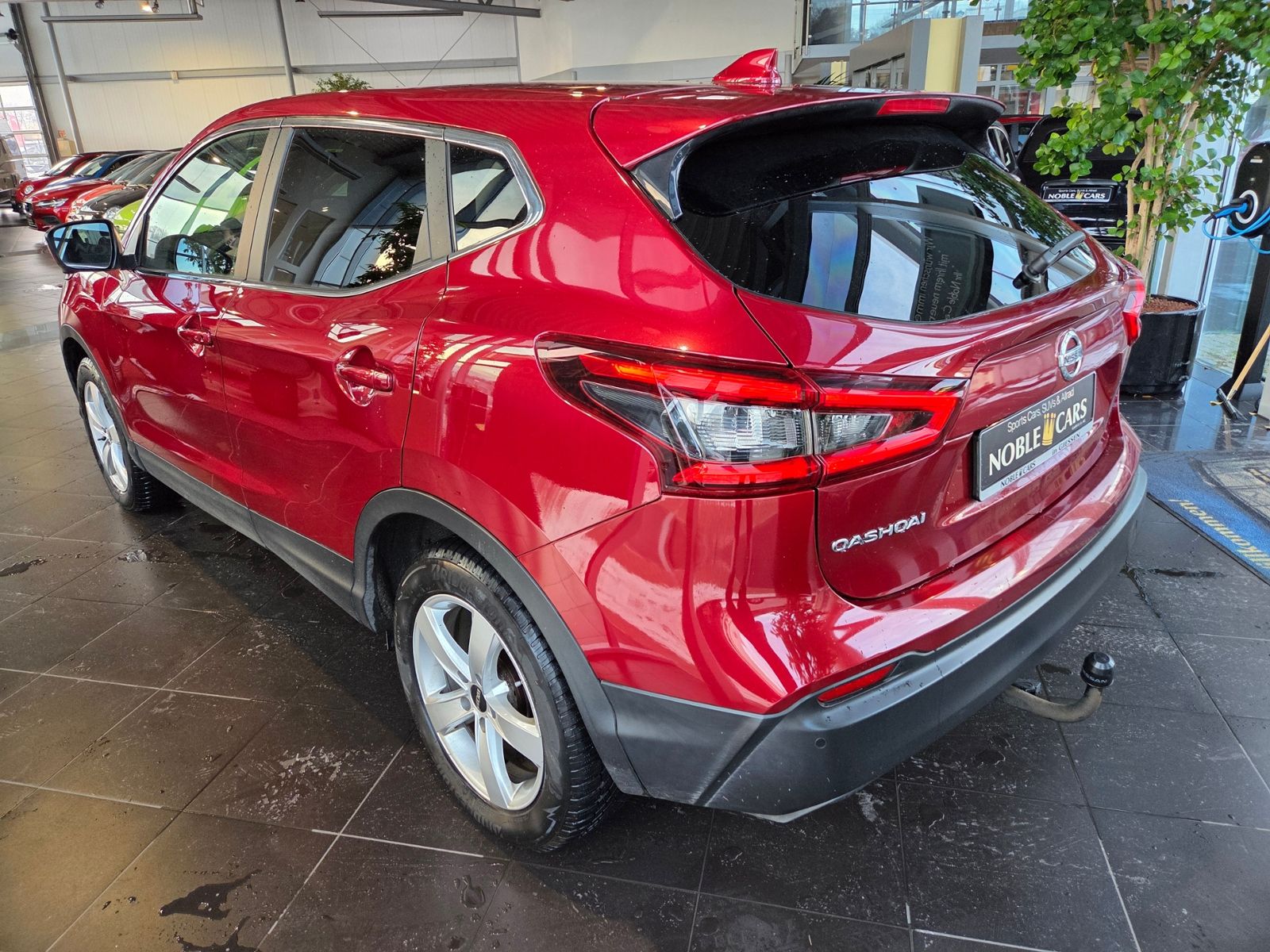 Fahrzeugabbildung Nissan Qashqai N-Connecta AHK LED NAV 360° SHZ ALU