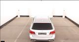 Mercedes-Benz E 250 E T-Modell E 250 CGI BlueEfficiency - Mercedes-Benz E 250 in Duisburg
