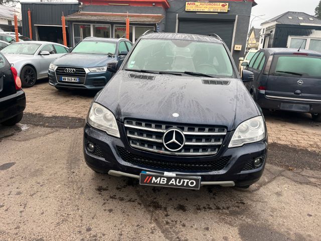 Mercedes-Benz ML 300 CDI 4MATIC BlueEFF.KLIMAT TEILLEDE EURO/5