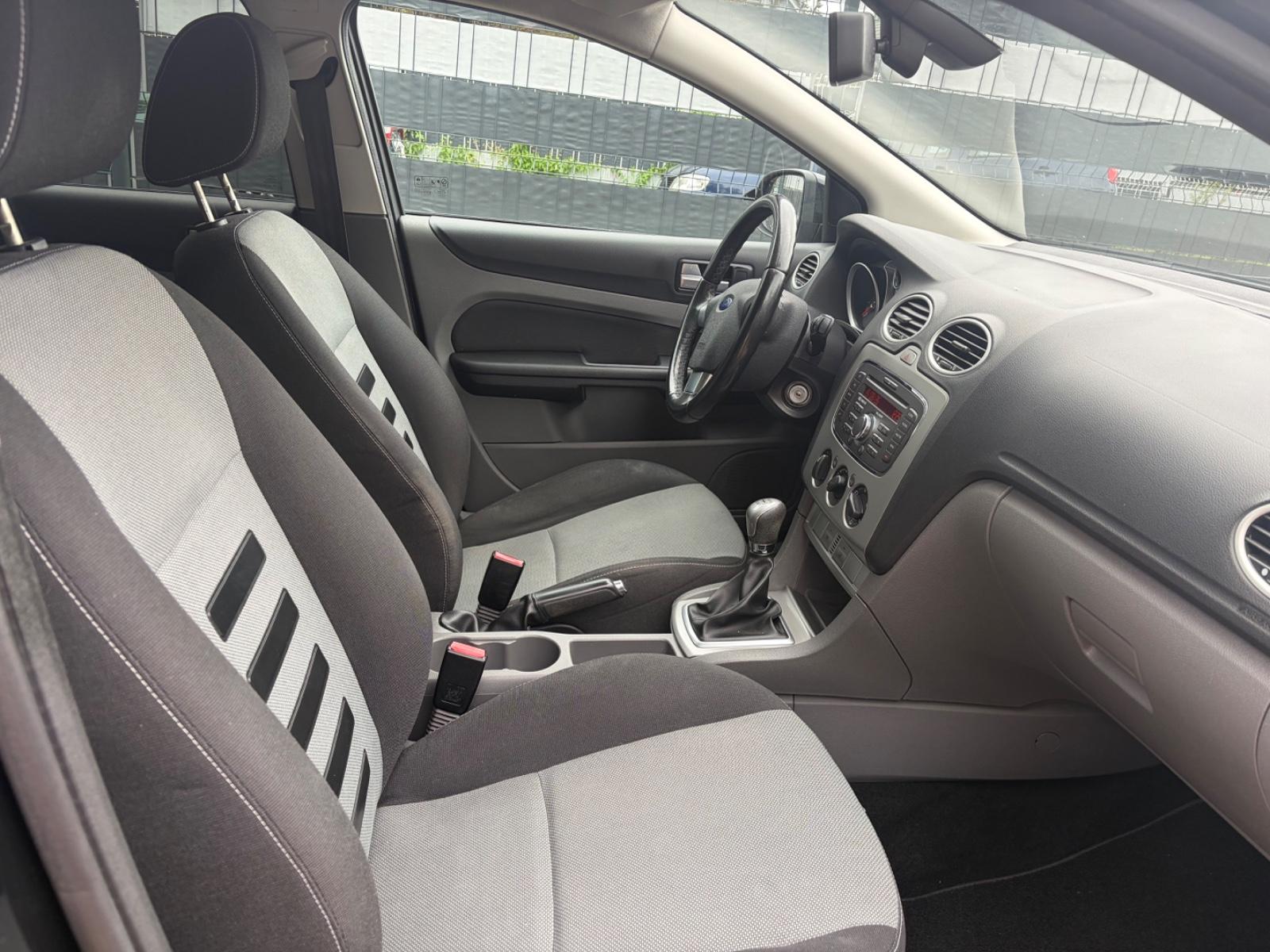 Ford Focus 2009 — photo 7