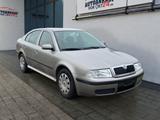 Skoda Octavia Lim.1.6 Tour*Klima* Klima Einparkhilfe - Skoda Octavia mit Benzin-Antrieb: Limousine, 1.6