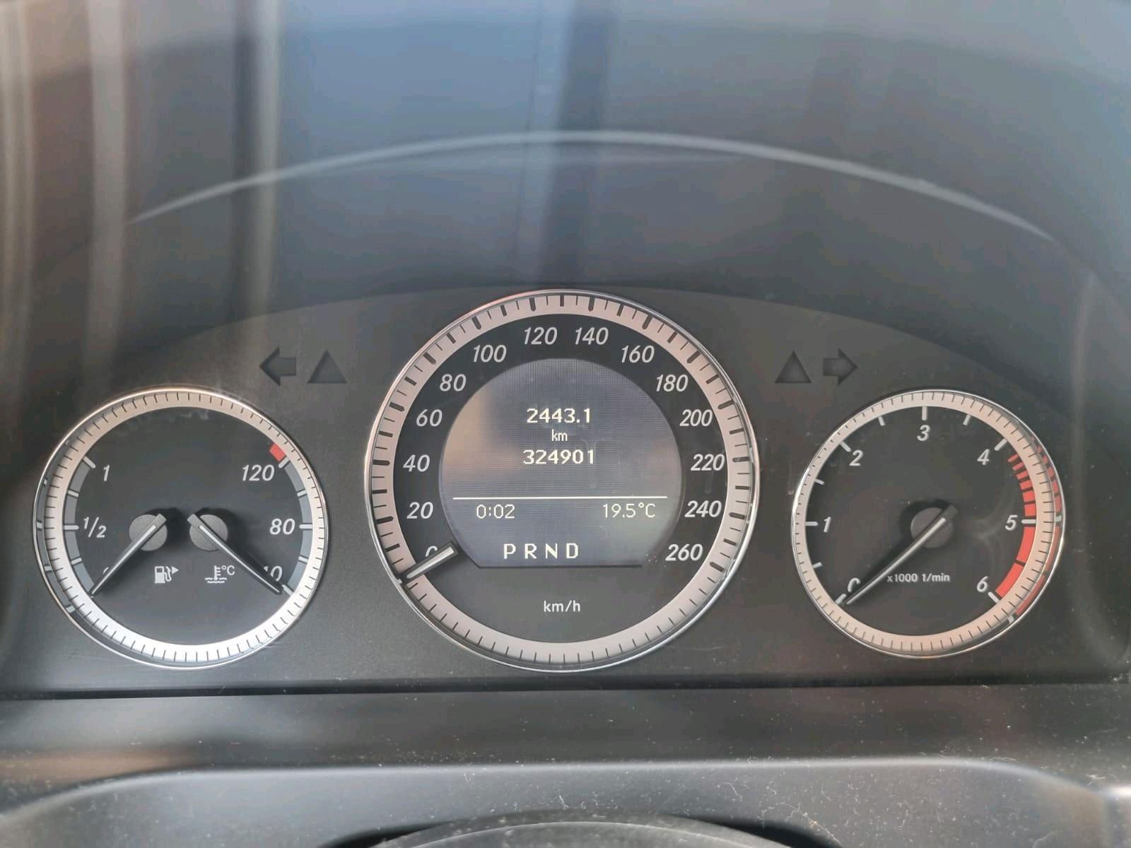 Mercedes-Benz 220 2010 — photo 7