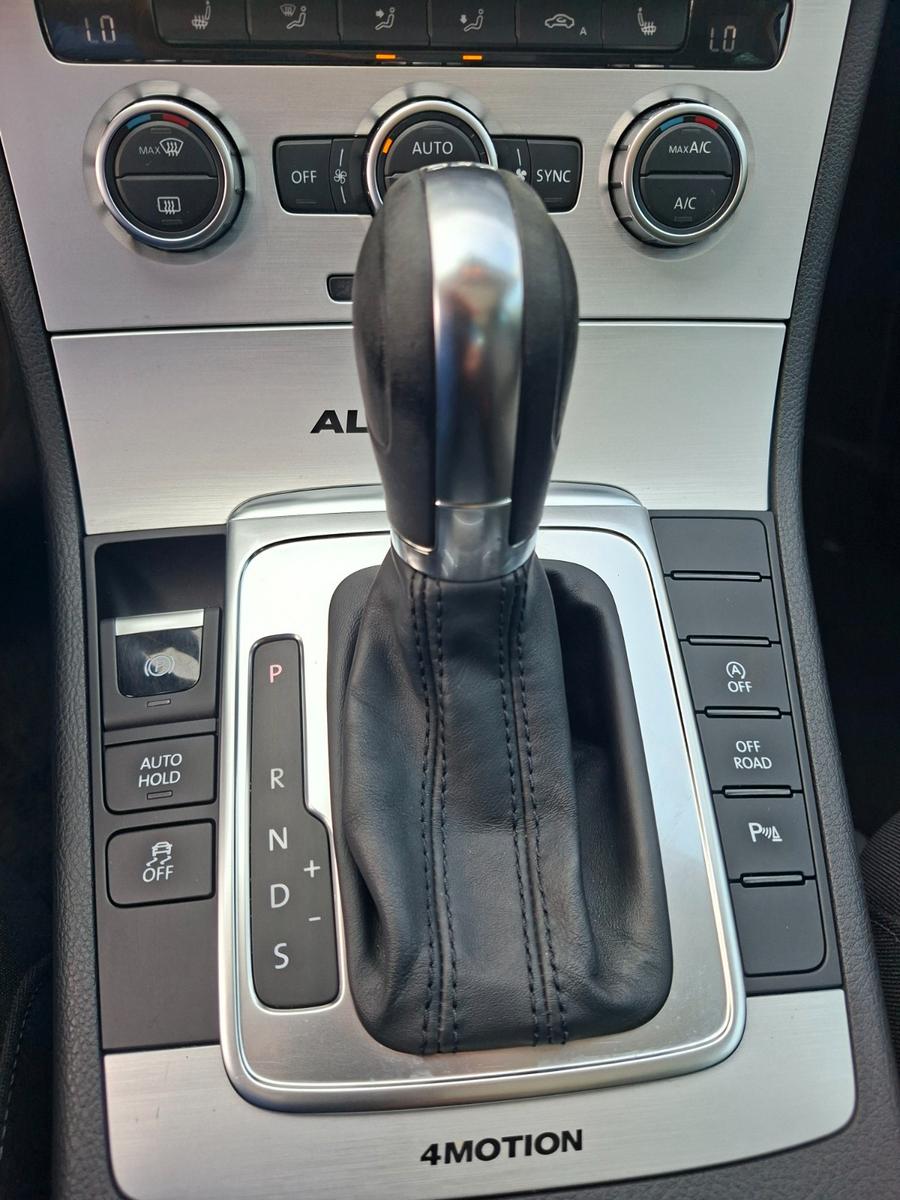 Volkswagen Passat Alltrack 2013 — photo 17