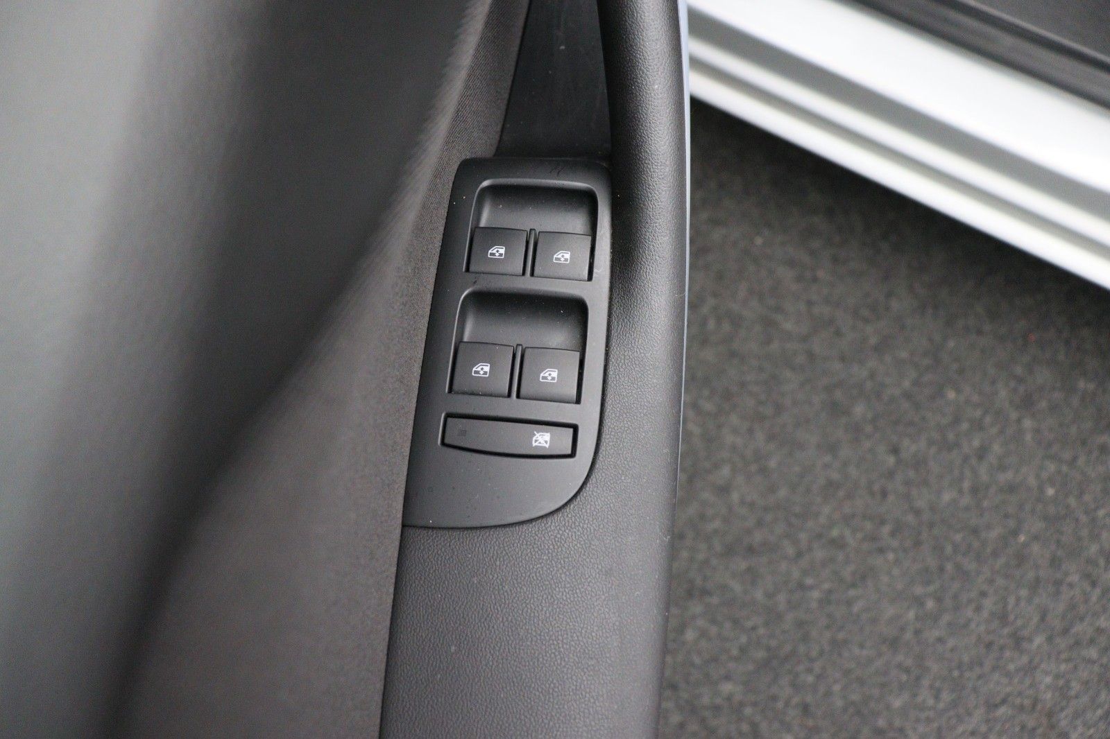 Fahrzeugabbildung Opel Zafira C 1.4 Tourer Active NAVI SHZ 7-Sitzer
