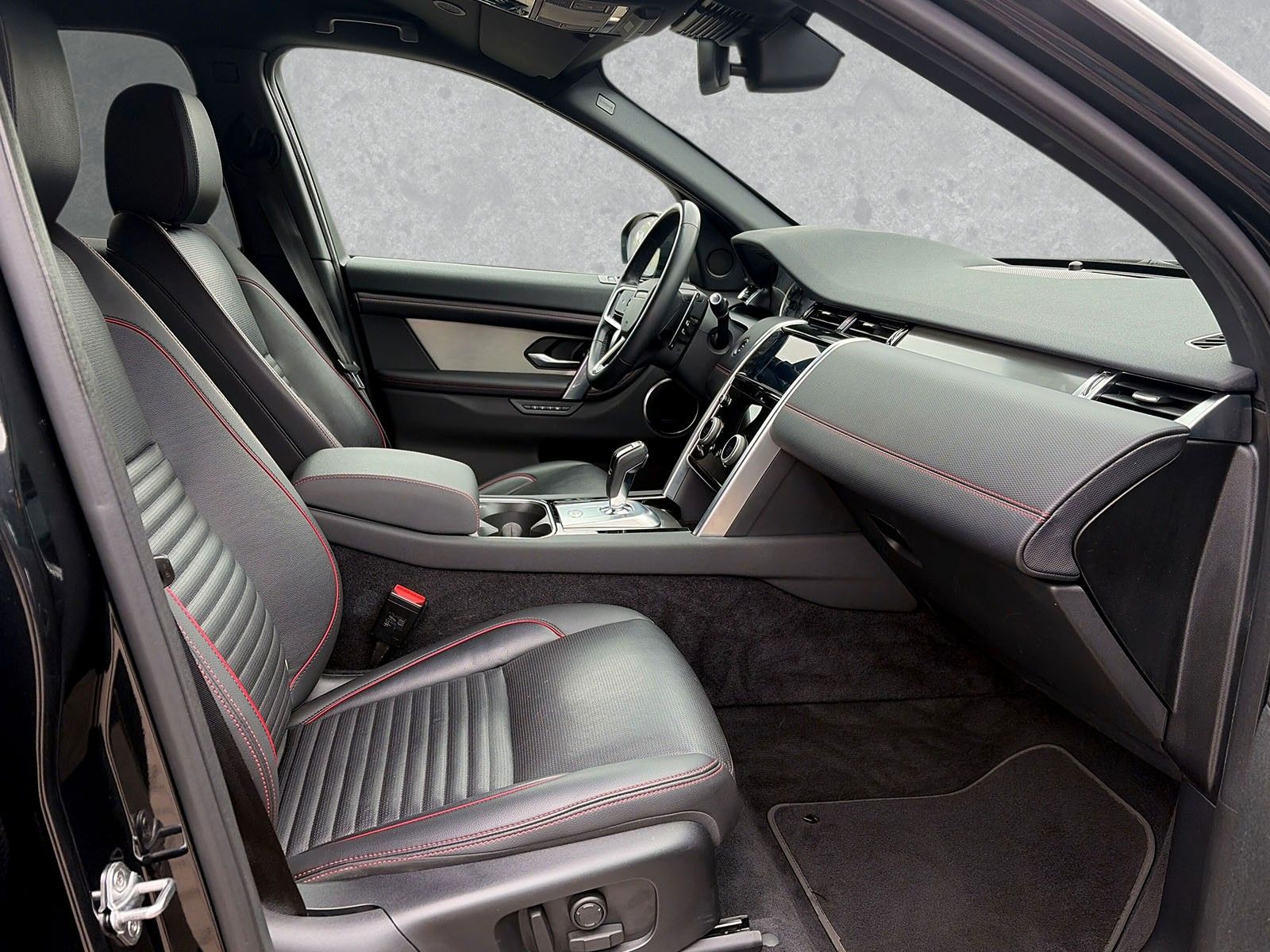 Land Rover Discovery Sport D165 R-DYNAMIC SE imagem 3