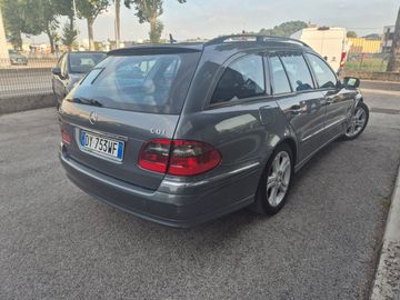 Mercedes E 220 - 4