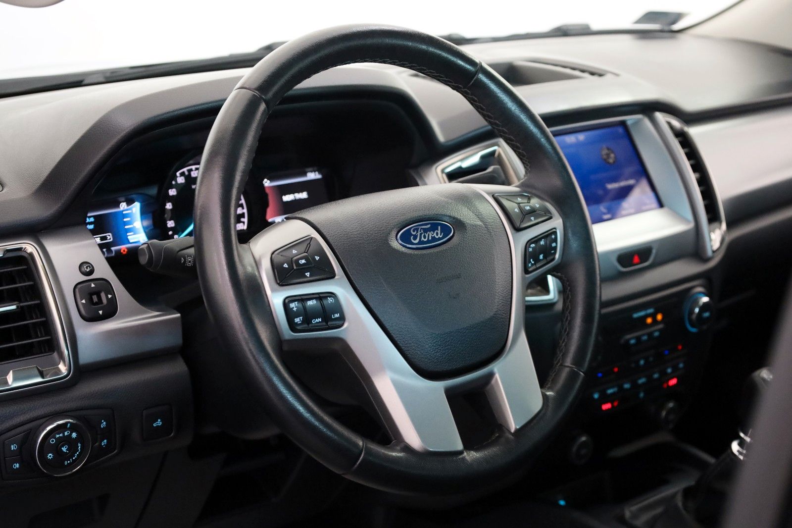 Fahrzeugabbildung Ford Ranger Limited, Leder,CarPlay,Rollo,AHK,GARANTIE