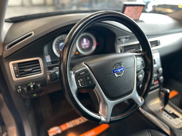 Volvo V70 Kombi Momentum *Leder*