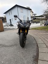Yamaha FZ8 - YAMAHA FZ8