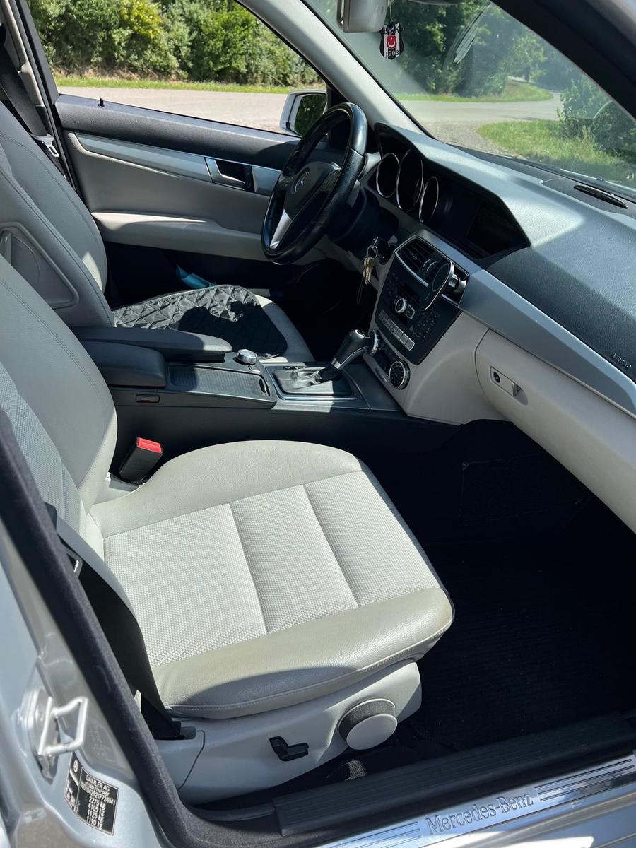 Mercedes-Benz C250 2011 — photo 6