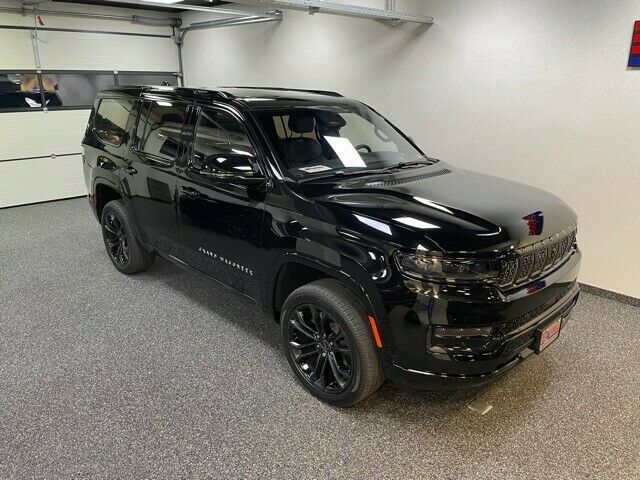 Fahrzeugabbildung Jeep GRAND WAGONEER OBSIDIAN 6.4L V-8  SOFORT!