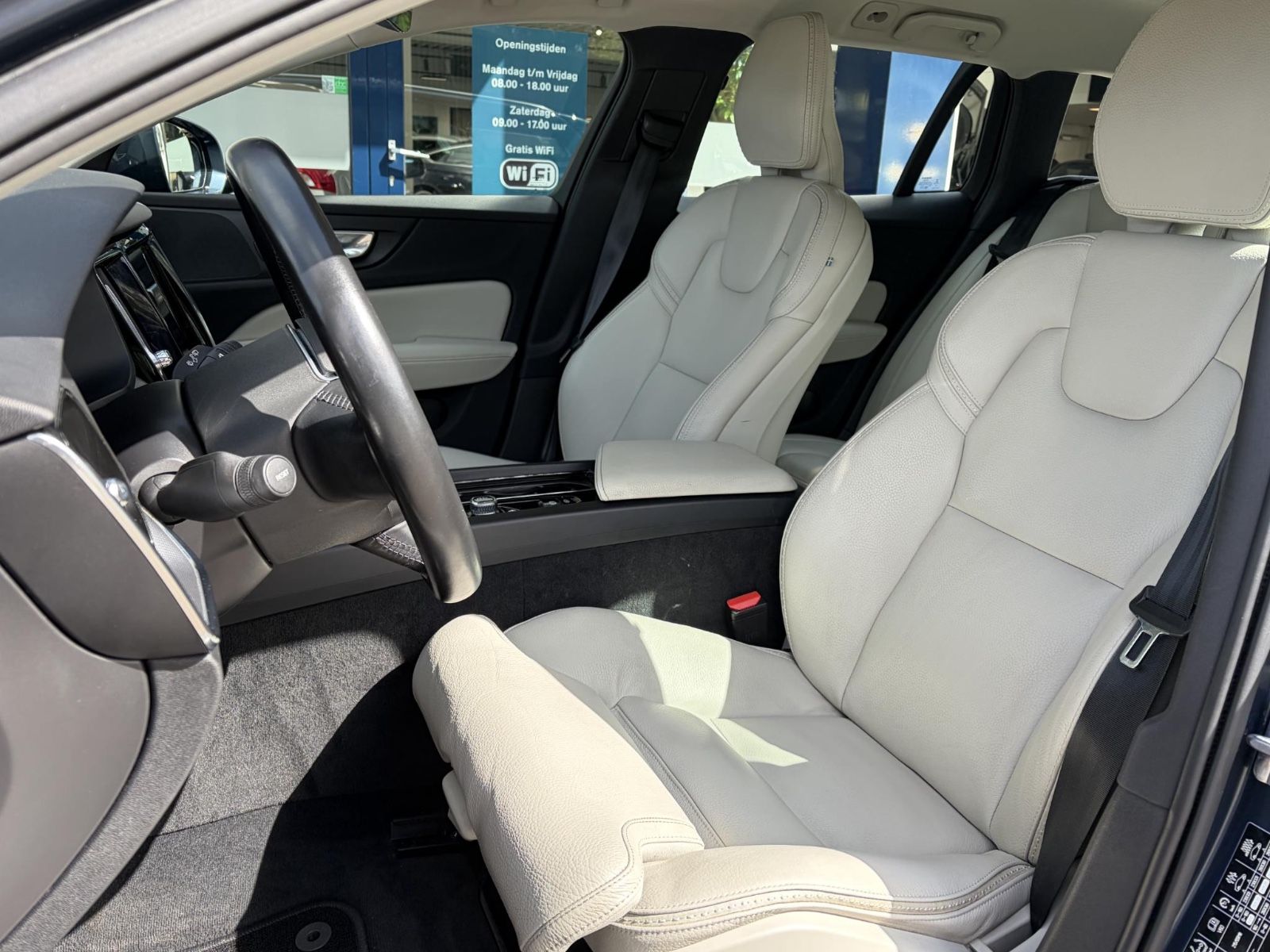 Volvo V60 Cross Country Intro Edition D4 AWD imagem 3
