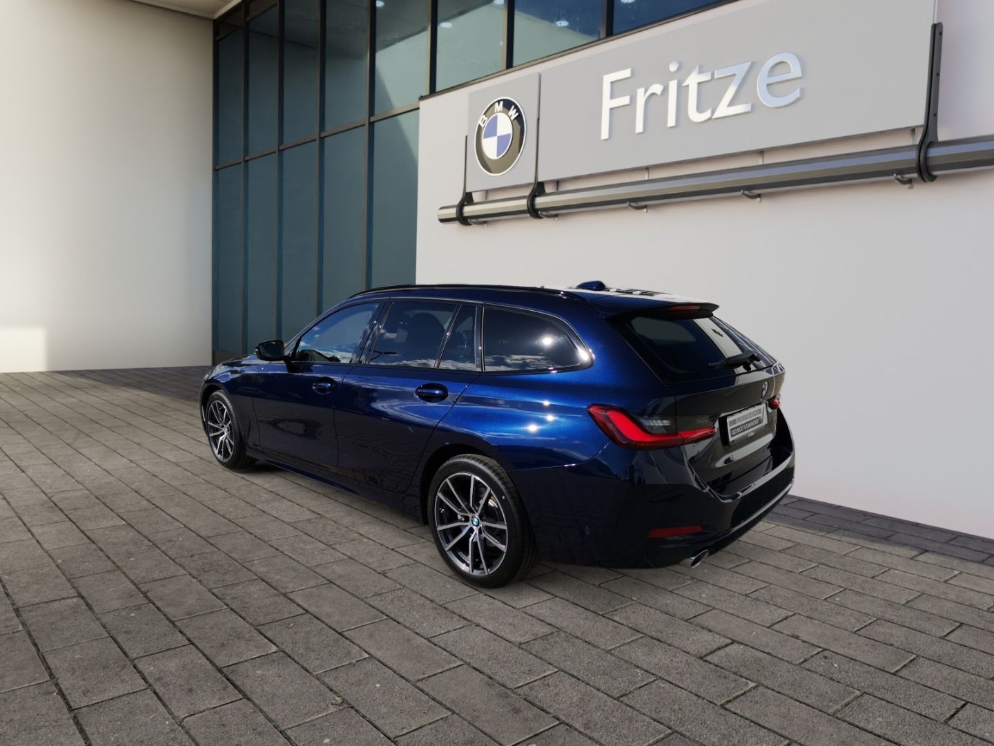 BMW 318 i Touring LED NAVI KLIMAAUTO SHZ PDC ALU 18' foto 4