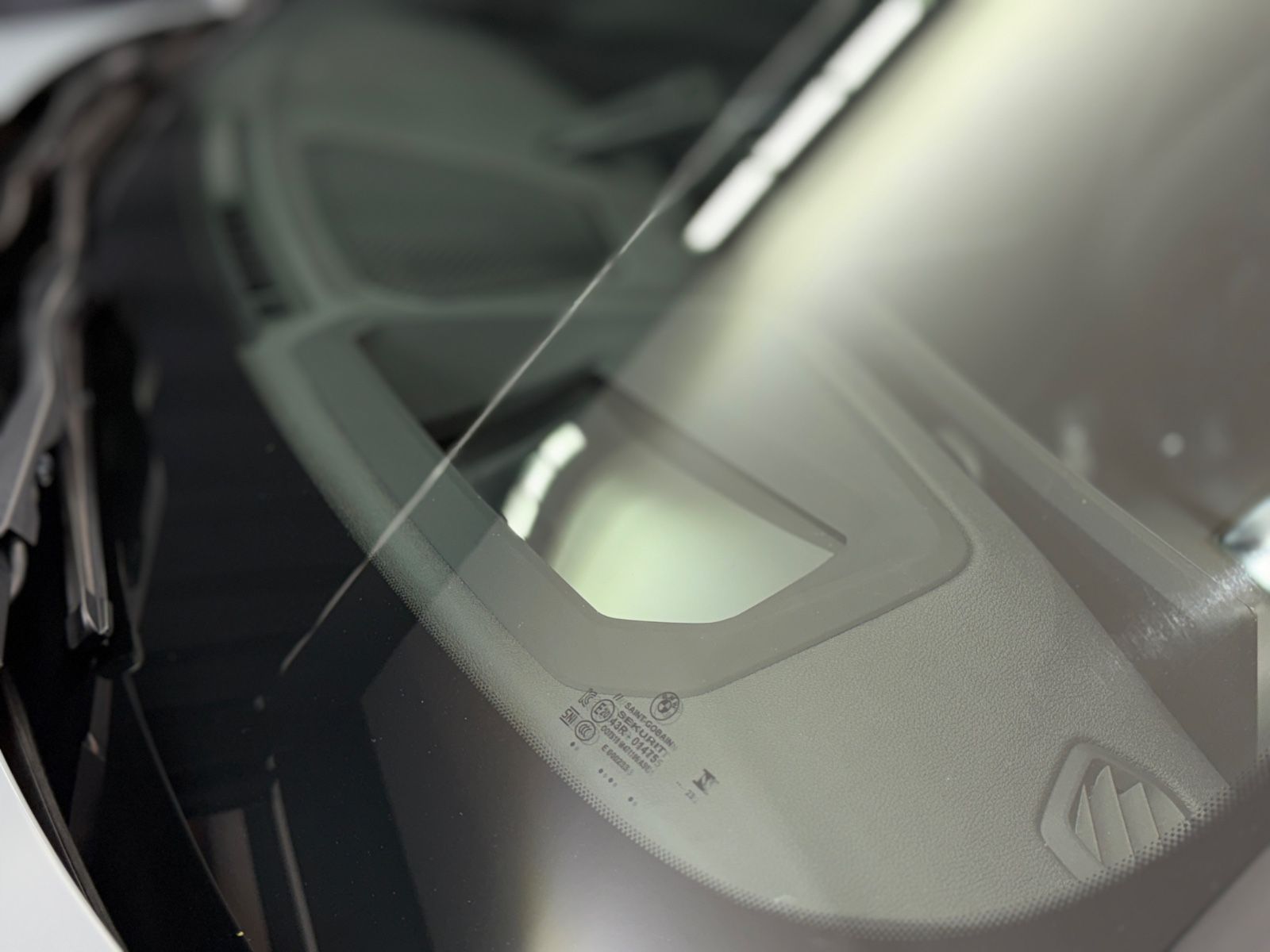 Fahrzeugabbildung BMW 330e Touring M Sport|HEAD-UP|NAVI|HIFI|WIDESCREE